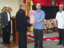 947032_545345355504764_2115642354_n