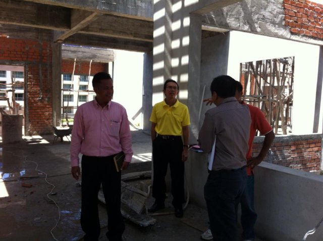 945063_580399018658608_1004390603_n