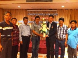 สหกรณ์ออมทรัพย์ครู ฉลองโล่เกียรติคุณรางวัลสหกรณ์ออมทรัย์ดีเด่น