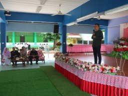 กิจกรรมมอบทุนการศึกษาบุตรสมาชิก อำเภอจะแนะ